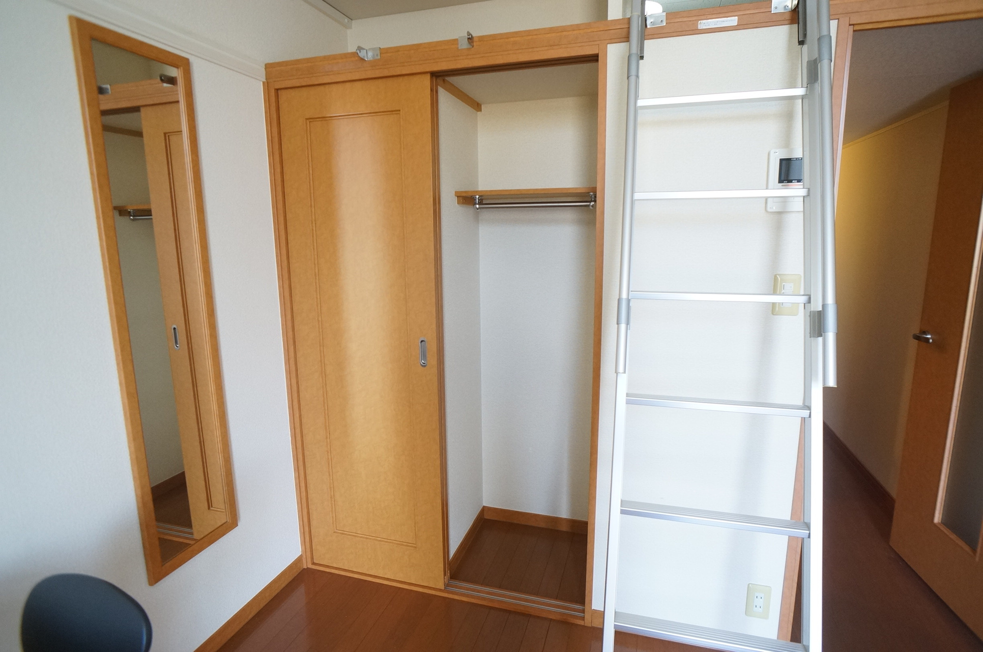 レオパレス黄金色の呑田の収納
