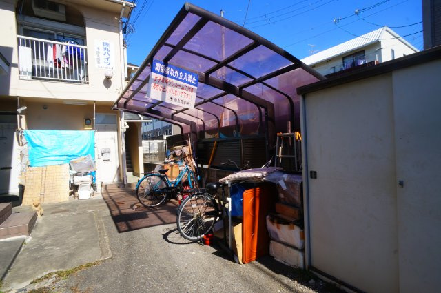 徳丸ハイツＡ棟の駐車場