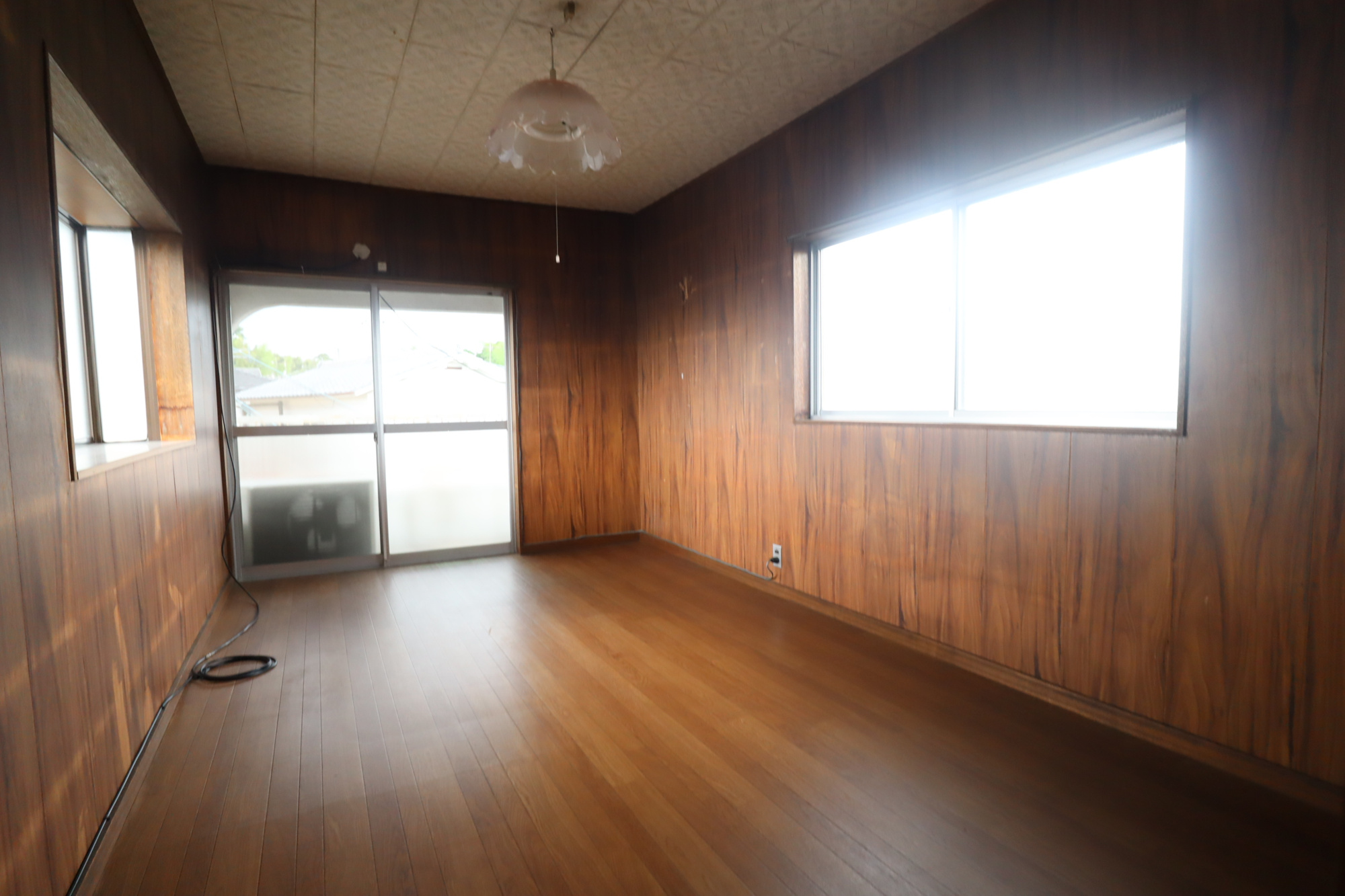 九条町戸建の居間・リビング