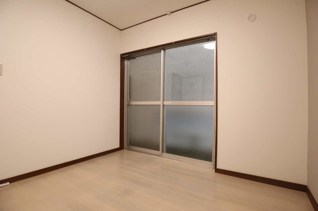 九条町戸建の居間・リビング