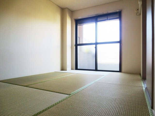 クレストール武蔵浦和の子供部屋|別号室の参考写真です。