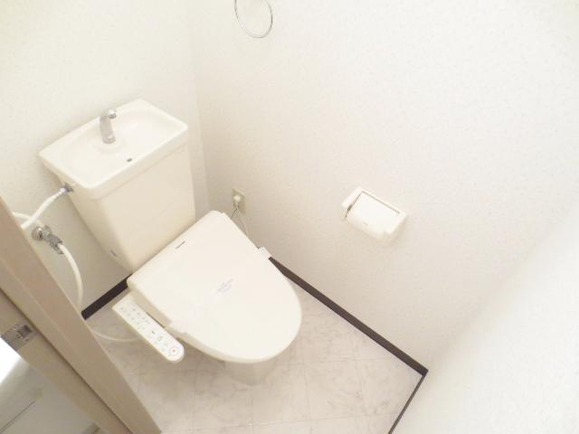 クレストール武蔵浦和のトイレ|別号室の参考写真です。バス・トイレ別です♪