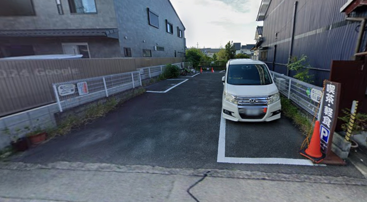下ノ町ダイヤガレージの駐車場