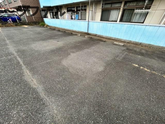 メゾン月見野の駐車場