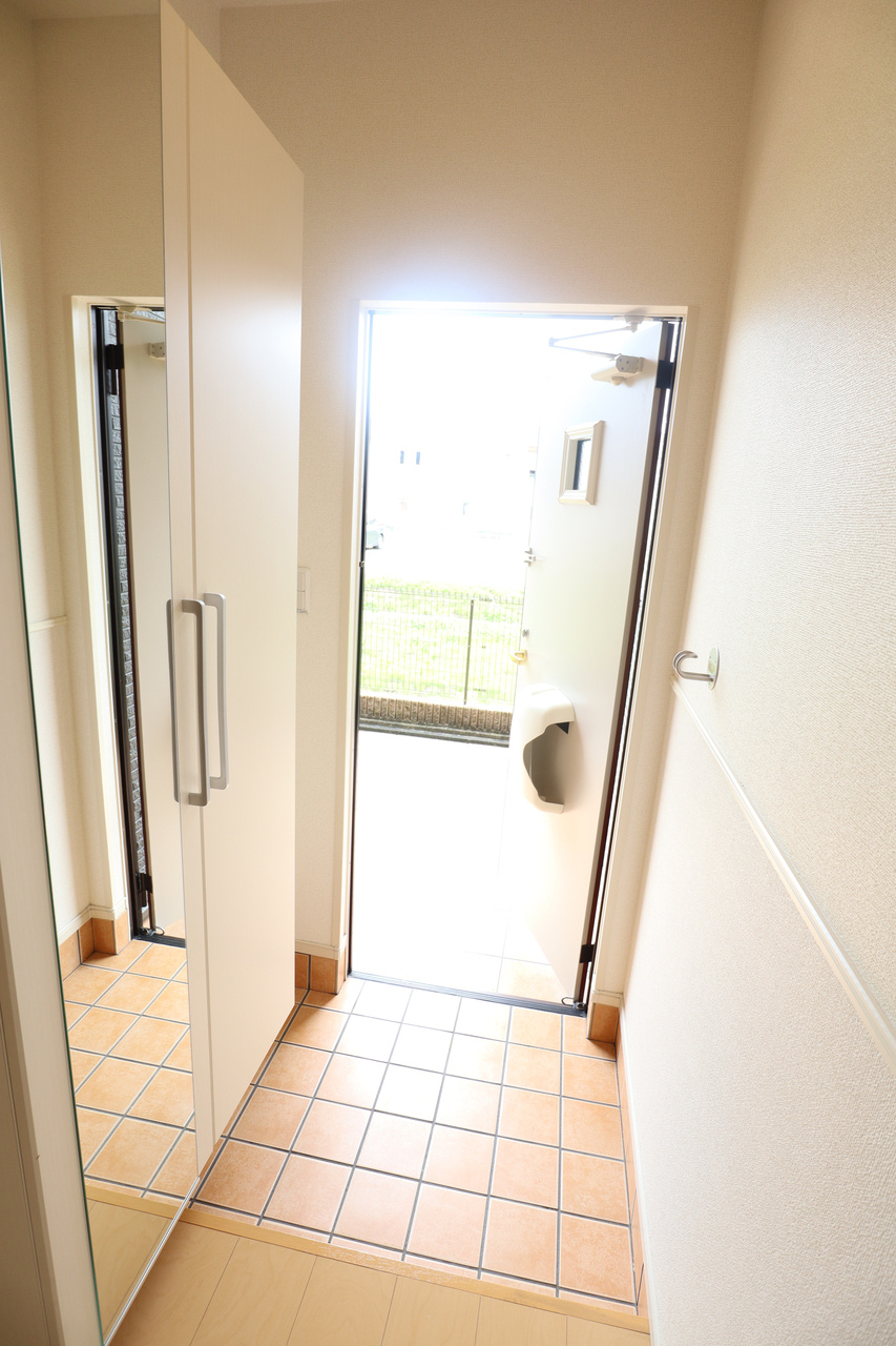 ソレイユ（田町）の玄関