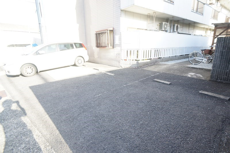 シティ赤坂の駐車場