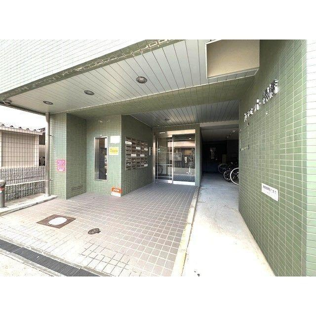 カシェット緑橋のエントランス