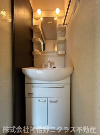 カシェット緑橋の洗面所|内装は別部屋の参考写真です。