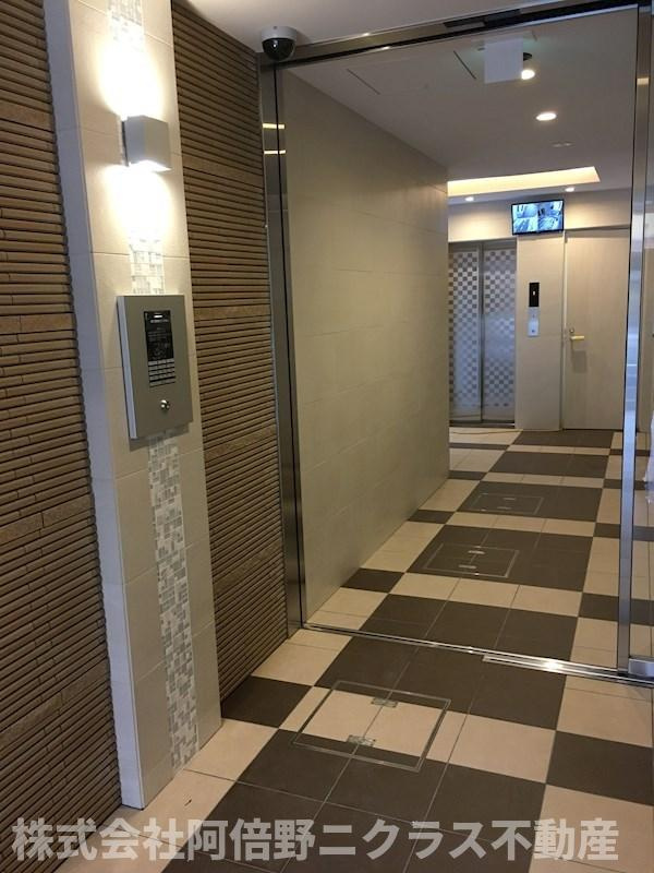エルディオーネ上町台のエントランス