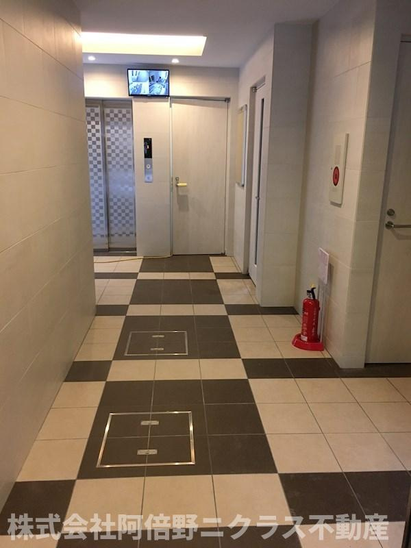 エルディオーネ上町台のロビー