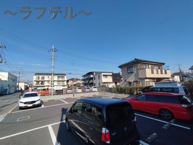 所沢市けやき台２丁目のアパートの駐車場