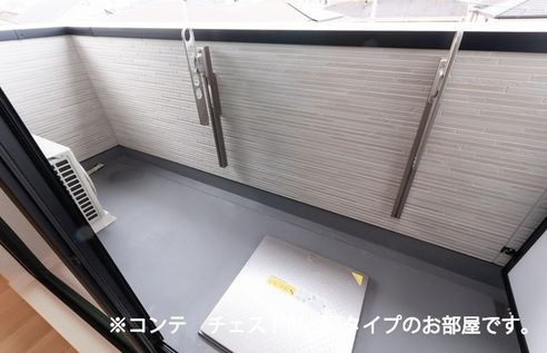 ヒカルサ川口芝西のバルコニー