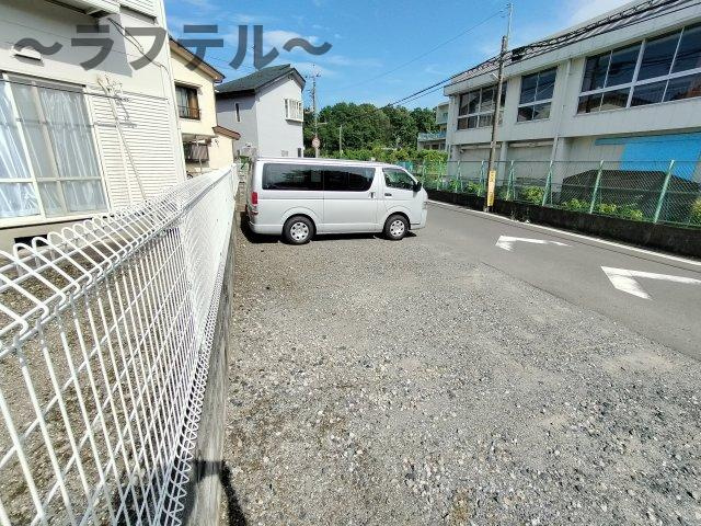 サンハイツ・エスＡの駐車場