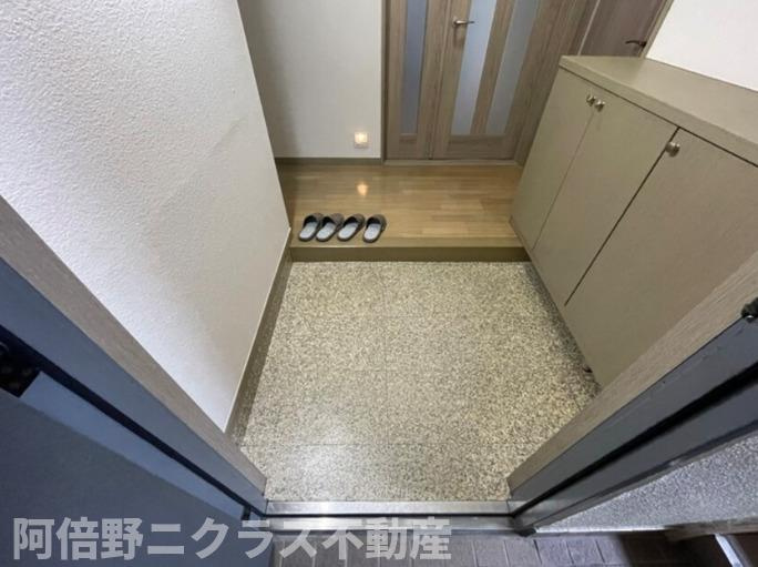 ディマーンシュ阿倍野の玄関|内装は別部屋の参考写真です。