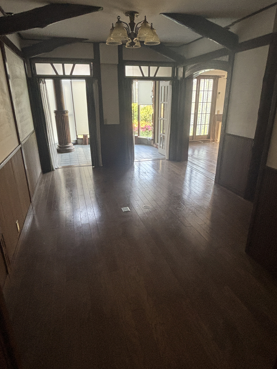 本山北町6丁目戸建の居間・リビング