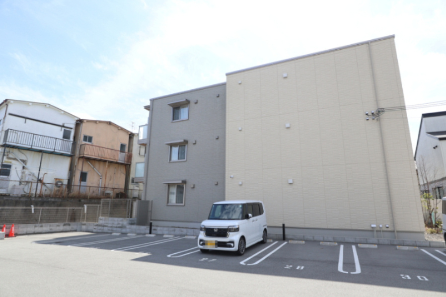Ｓｈａ　Ｍａｉｓｏｎ　ＬＵＮＡ　Ａの駐車場
