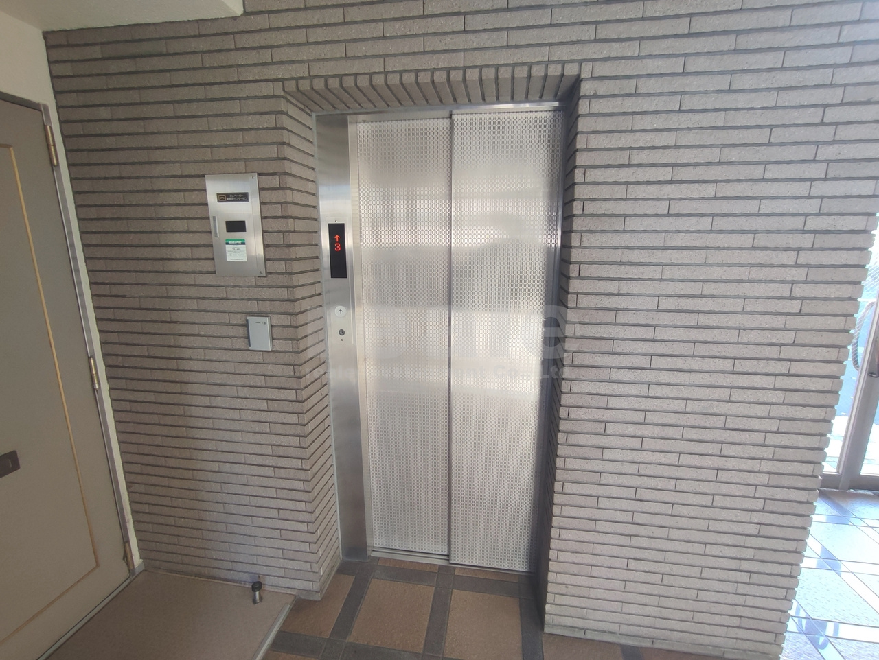 練馬区関町南１丁目の賃貸マンションのエントランス
