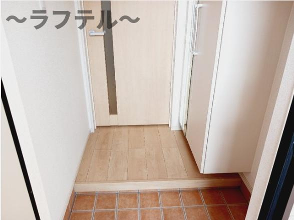 コンフォーティアBの玄関