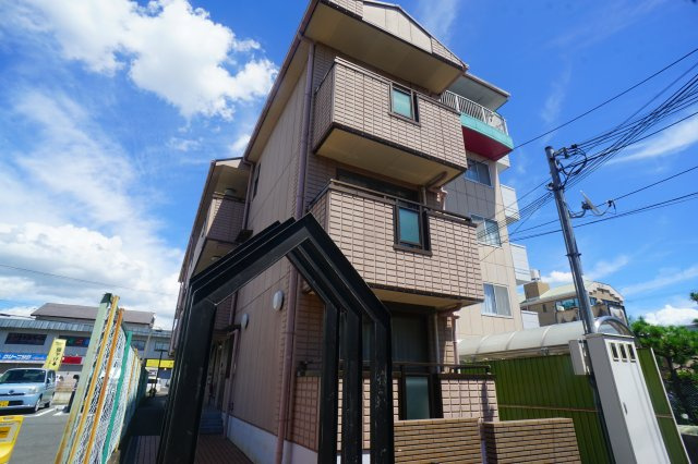 サニーコート西大寺の外観