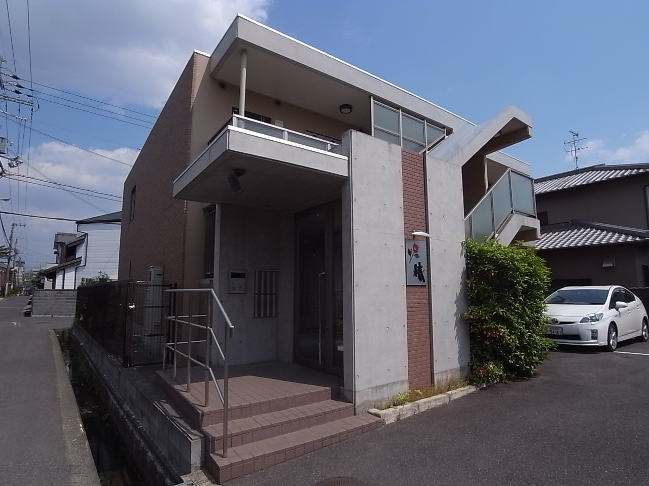 椿のエントランス