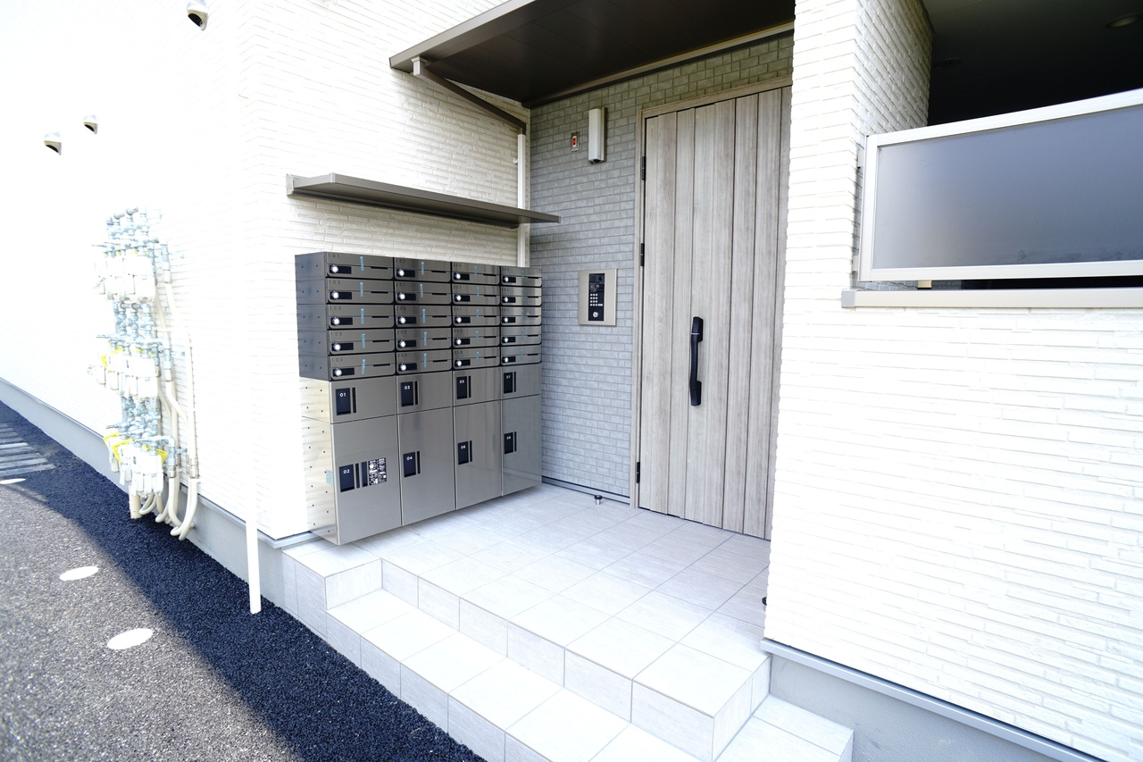 クレアール芝辻町のエントランス
