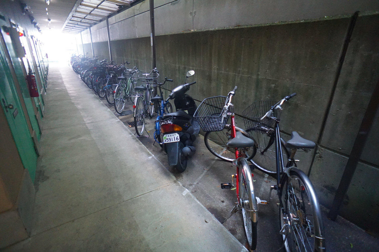 白樺ハイツ大宮Ｉの駐車場