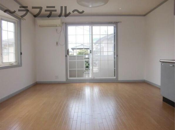メープルハイム宮本町の居間・リビング