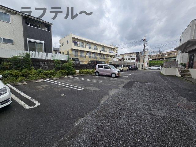 アーバンフォレスト所沢の駐車場