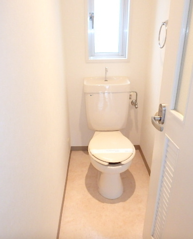 ドムールコスモス武庫之荘のトイレ|コンパクトで使いやすいトイレです