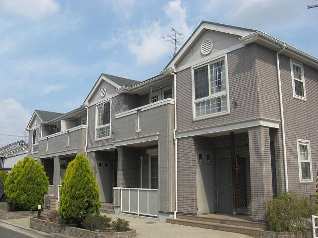 橿原市曽我町のアパートの外観