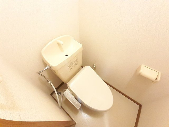 橿原市曽我町のアパートのトイレ