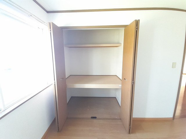 橿原市曽我町のアパートの収納