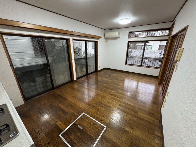 所沢市和ヶ原戸建ての居間・リビング|おしゃれな居間です