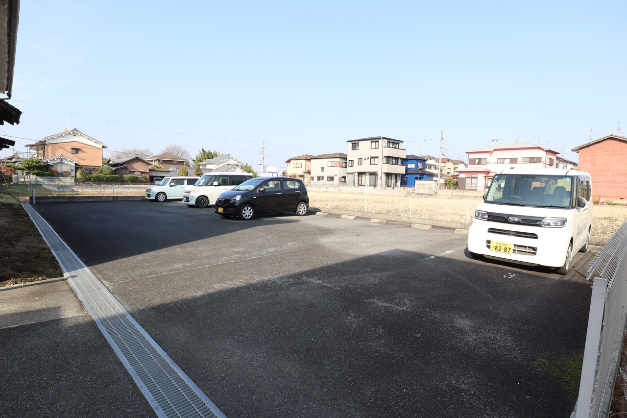 コージーコート八木Ｄの駐車場