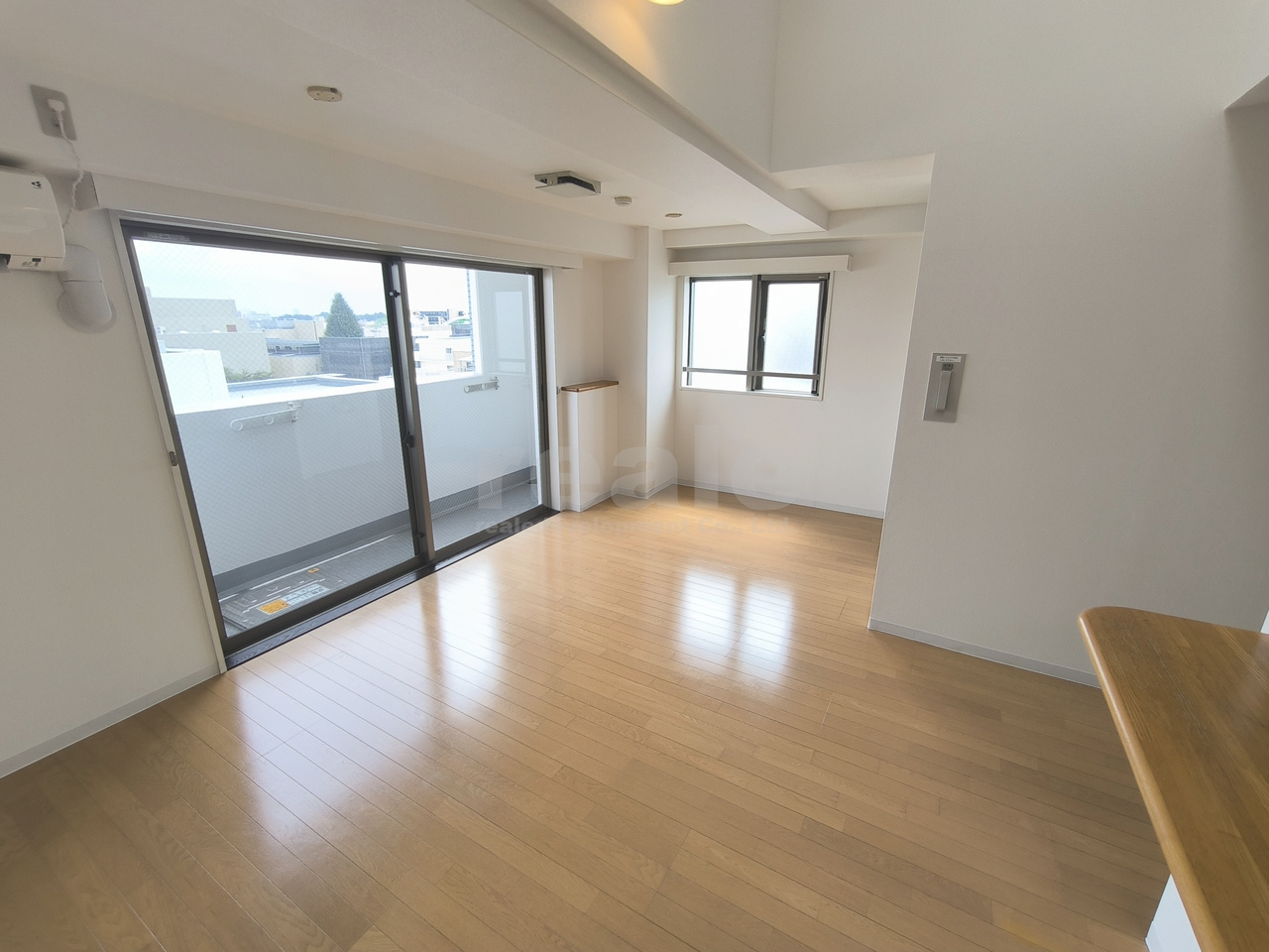 武蔵野市中町３丁目の賃貸マンションの居間・リビング