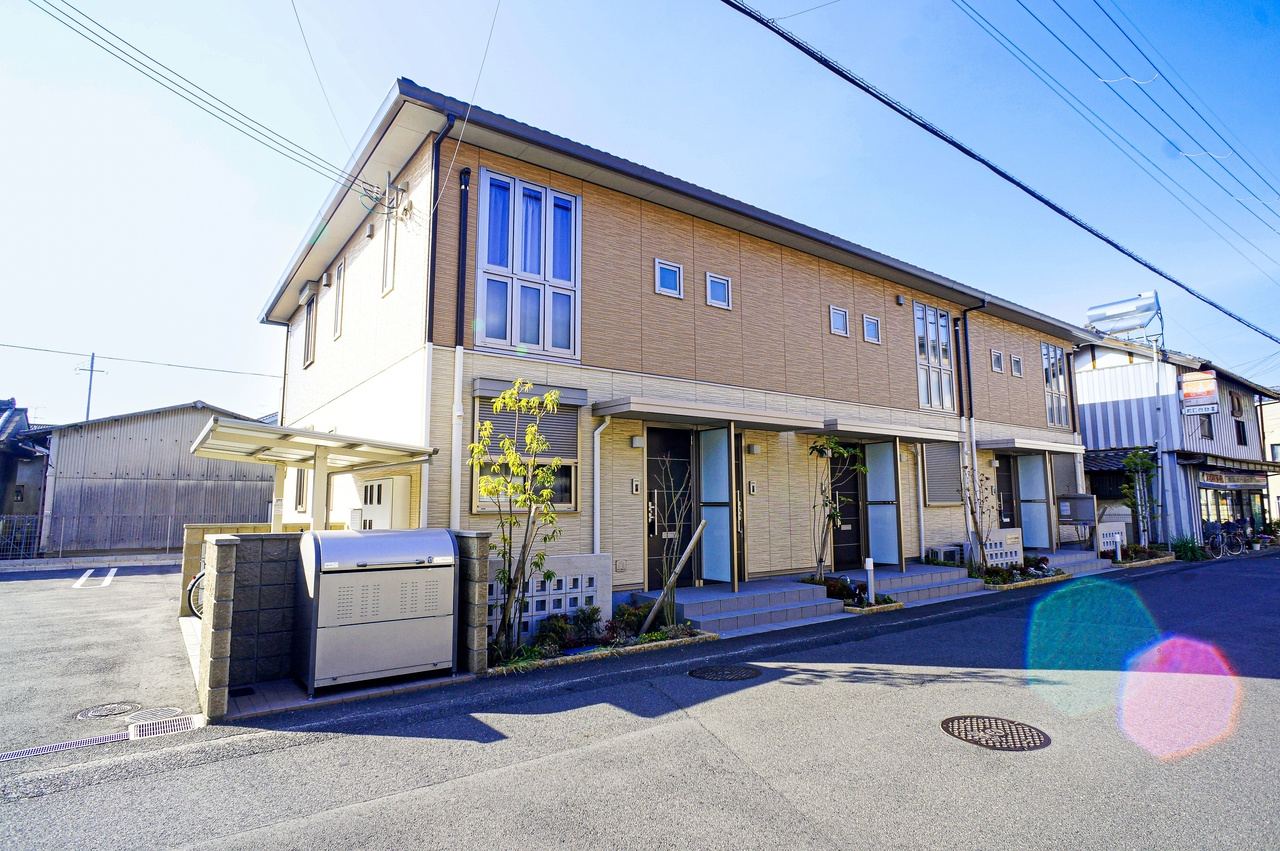 シャーメゾン東坊城の外観