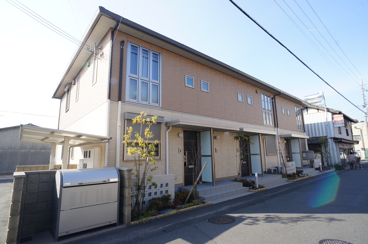 シャーメゾン東坊城の外観