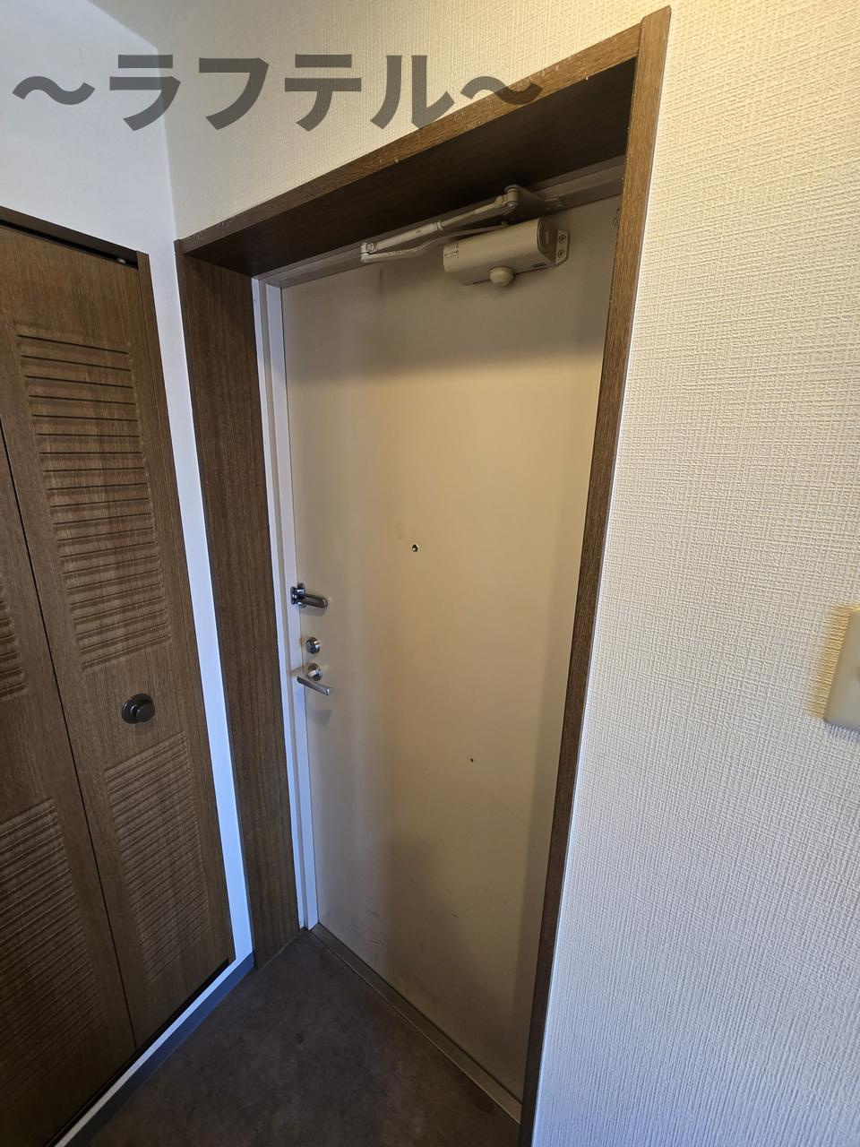 所沢市くすのき台１丁目の賃貸マンションの玄関