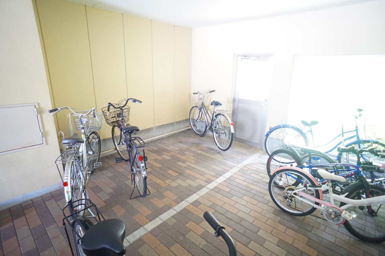 パル若草の駐車場