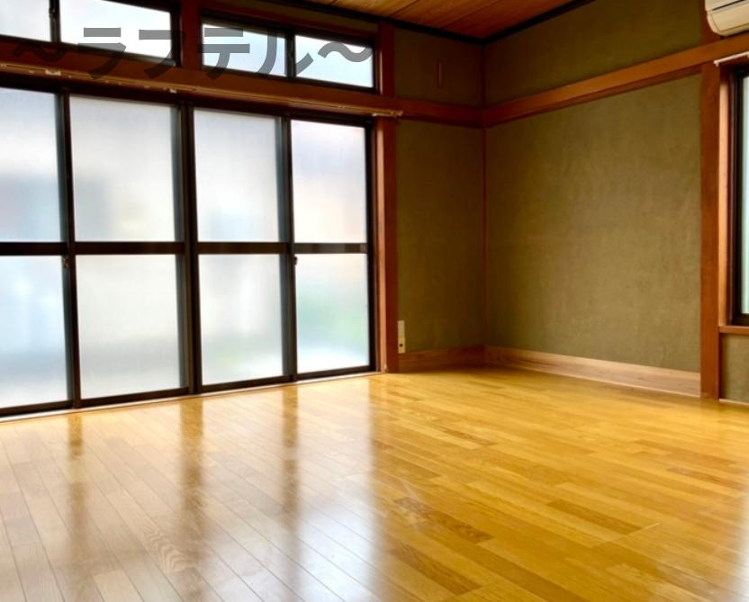 北入曽戸建の洋室