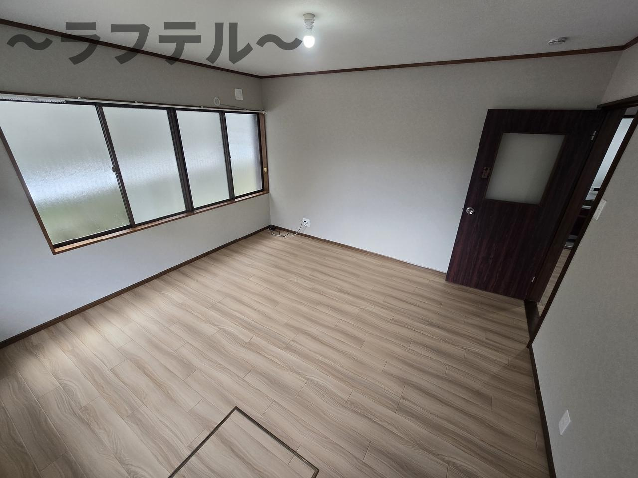 小手指ガーデン戸建の居間・リビング