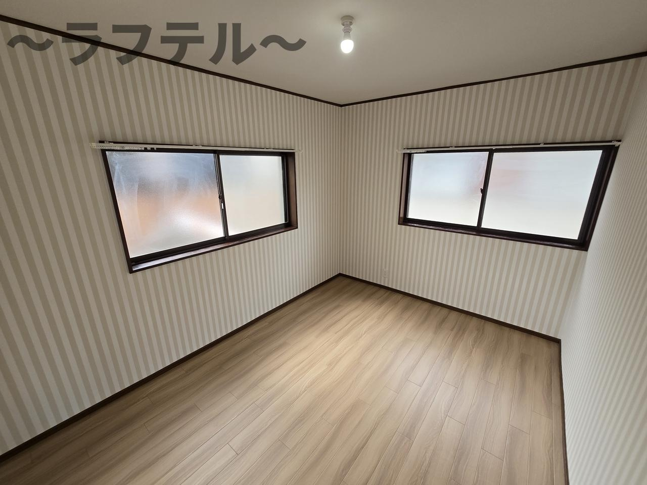 小手指ガーデン戸建の居間・リビング