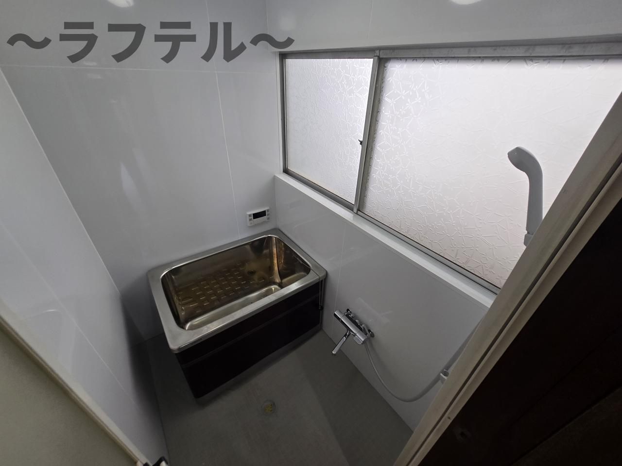 小手指ガーデン戸建の浴室