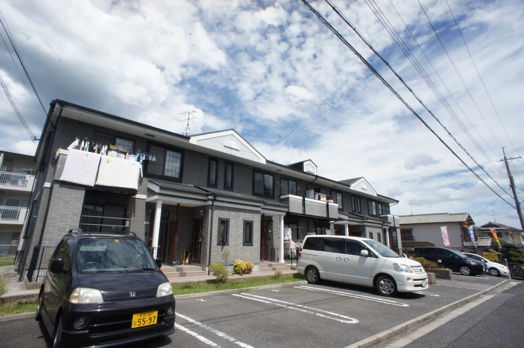 グランソレイユ　（斑鳩町）の駐車場
