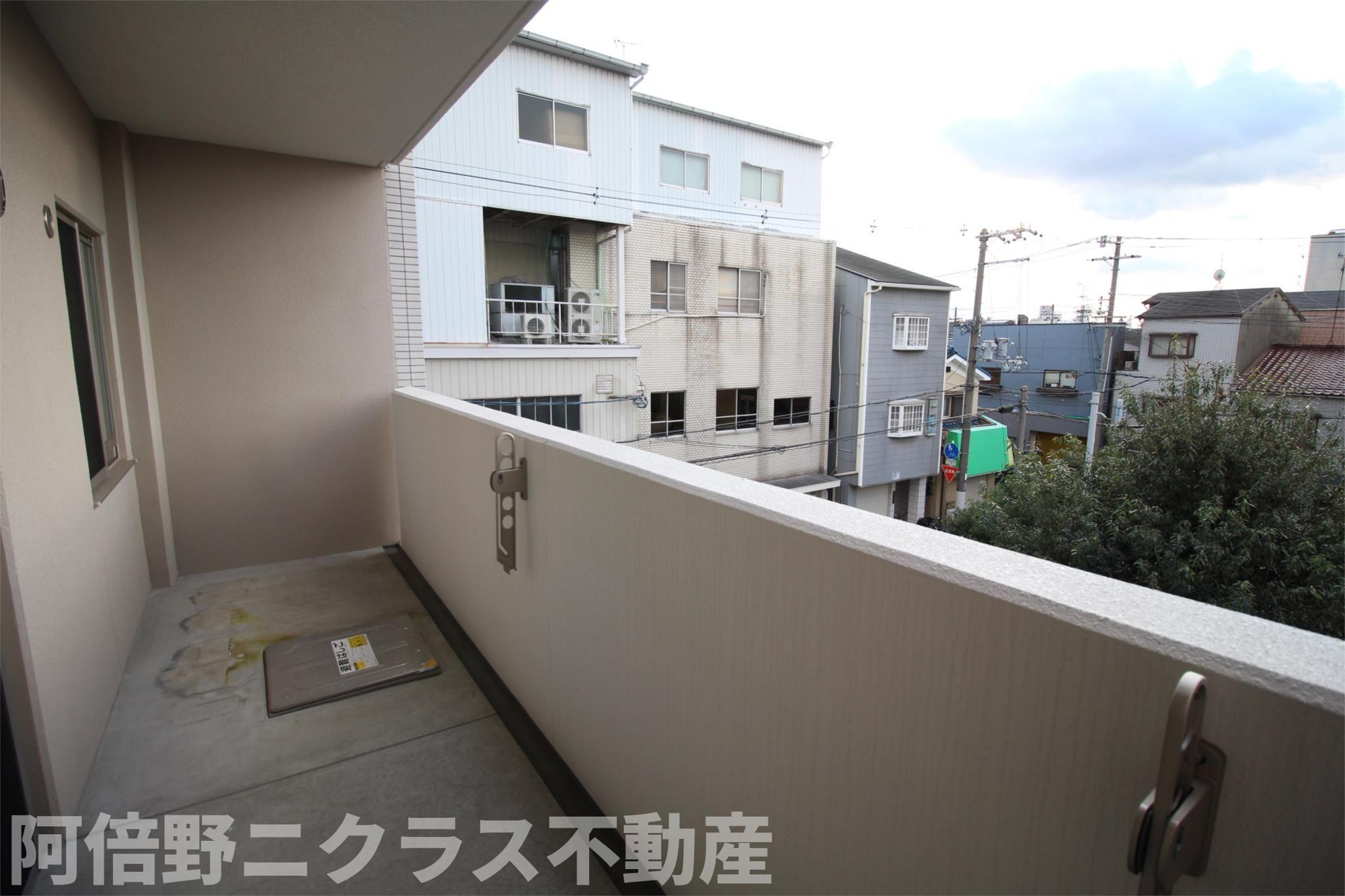 ロンド・エーデルワイスのバルコニー|内装は別部屋の参考写真です。
