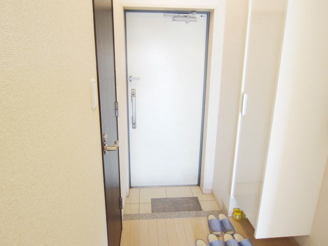 ドゥーエ川口の玄関|別室参考写真です