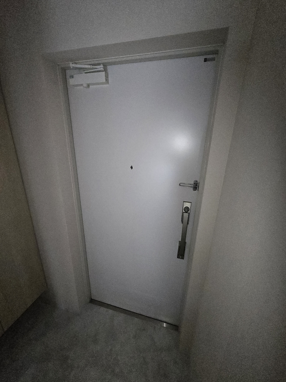 メゾンドールの玄関|別部屋イメージ写真