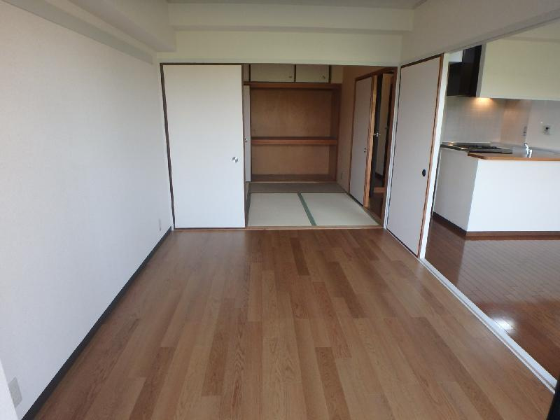 HACHIBUSE六甲の洋室