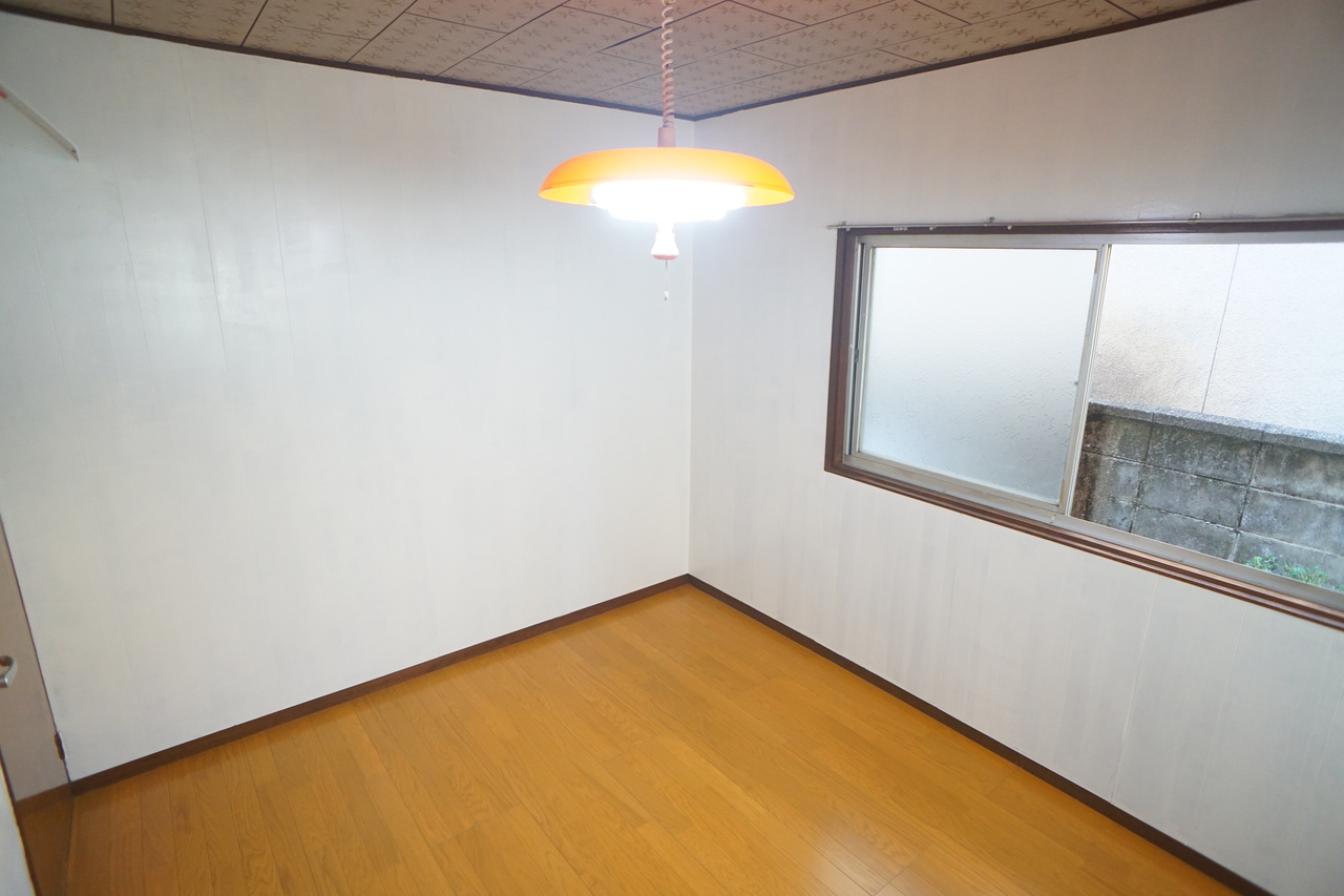 興留５丁目戸建の洋室