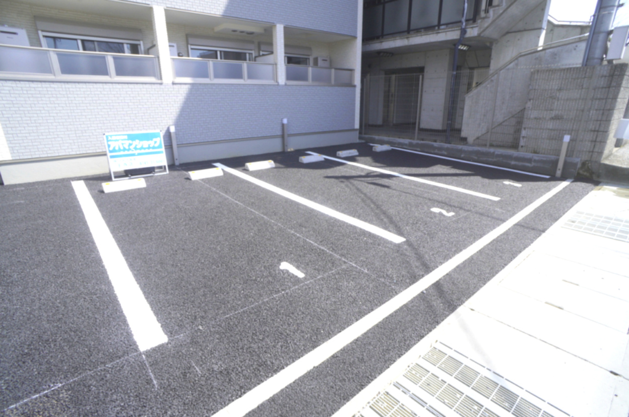 グランシエル王寺Ｉの駐車場